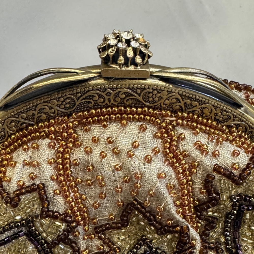Vintage Beaded Evening Bag – Gold, Brown & Mother of Pearl – Kiss Lock Closure - Picture 3 of 12